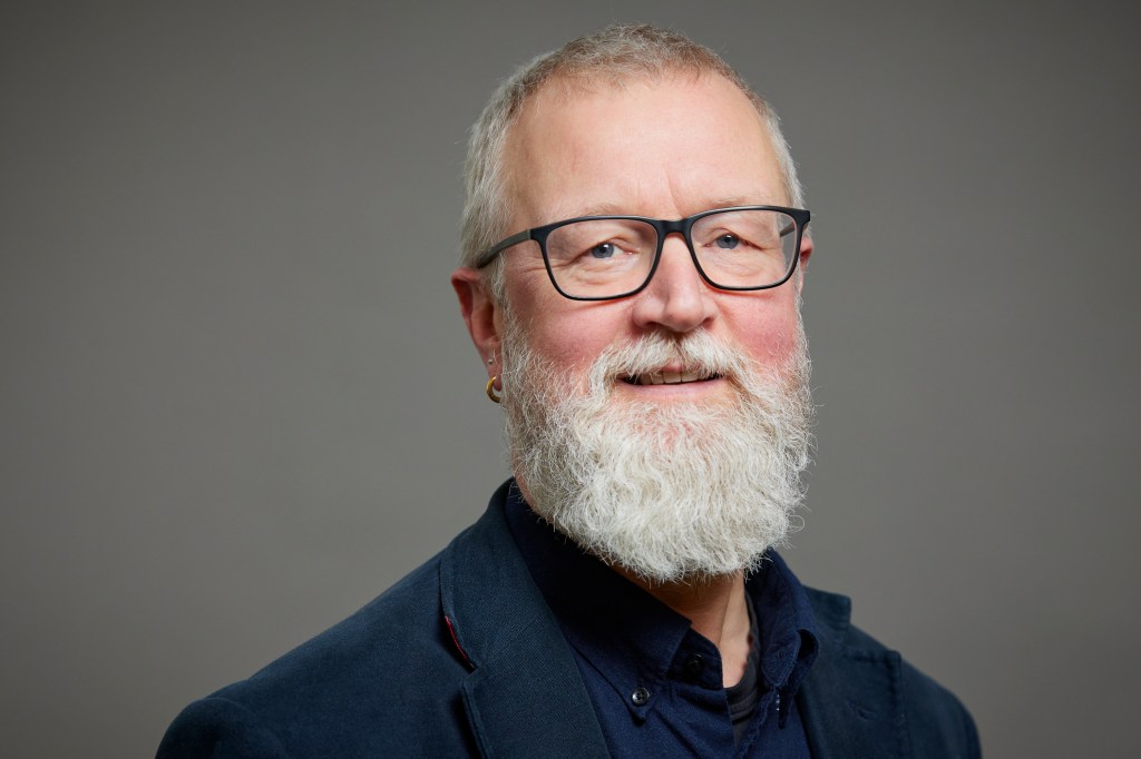 official portrait photo of Richard Allan